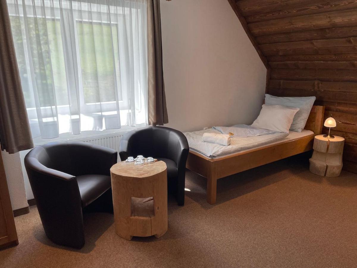 Hotel Kristian Kubova Huť Kültér fotó