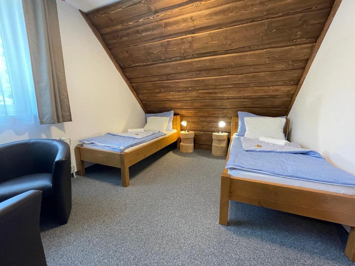 Hotel Kristian Kubova Huť Kültér fotó