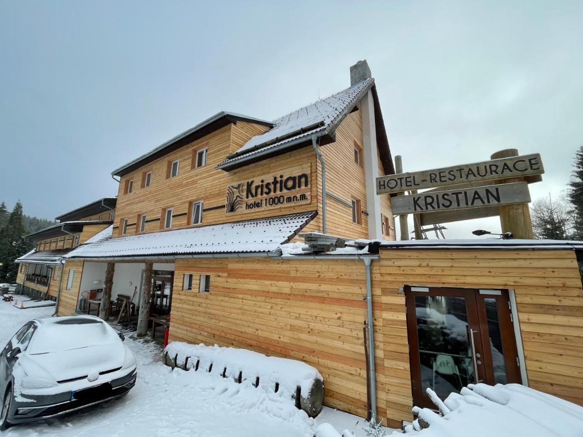 Hotel Kristian Kubova Huť Kültér fotó