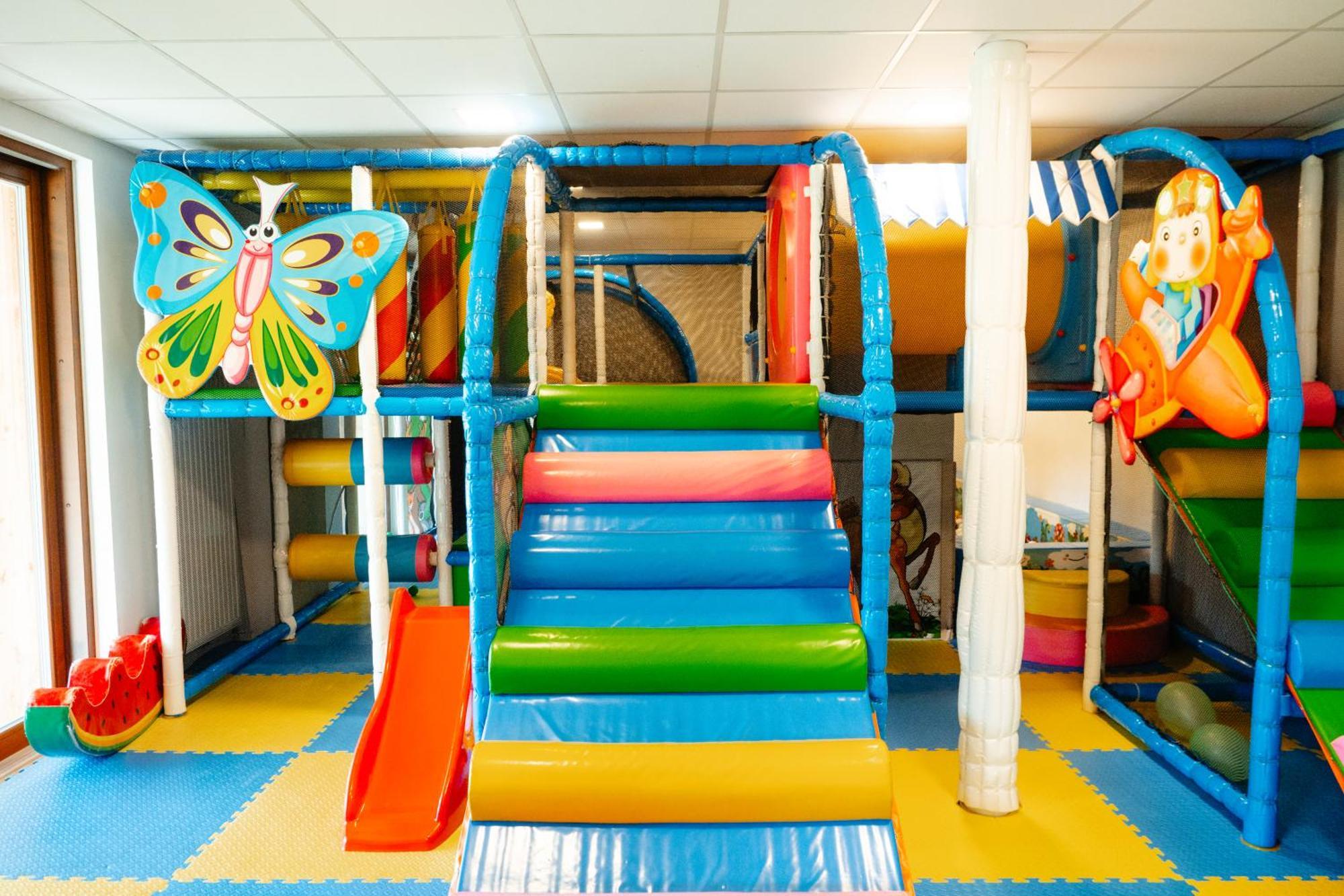 Hotel Kristian Kubova Huť Kültér fotó