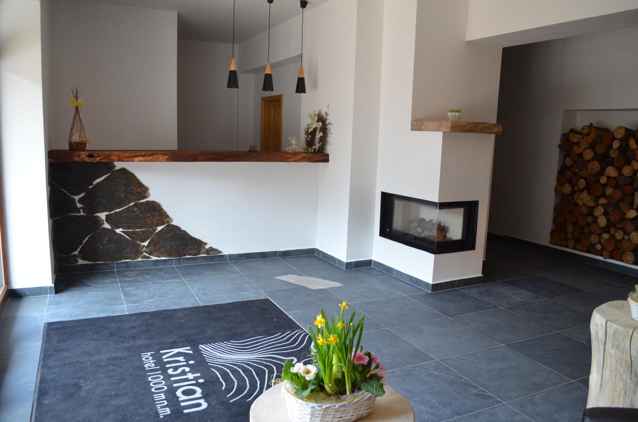 Hotel Kristian Kubova Huť Kültér fotó