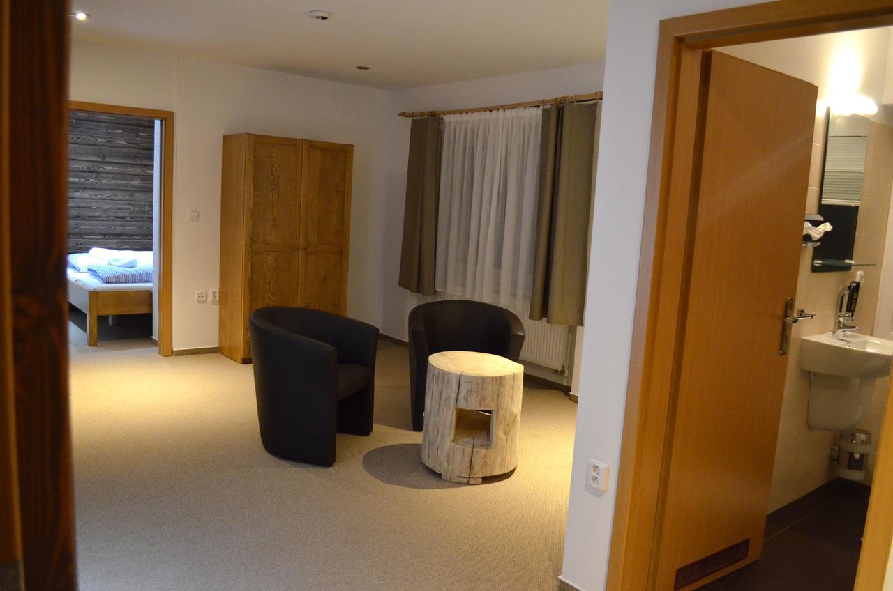 Hotel Kristian Kubova Huť Kültér fotó