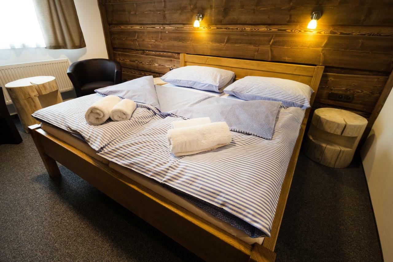 Hotel Kristian Kubova Huť Kültér fotó